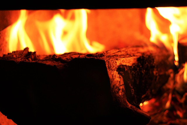 gas-fireplace-line-640x480-89060639.jpeg