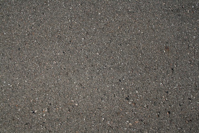 asphalt-contractors-640x480-8966832.jpeg