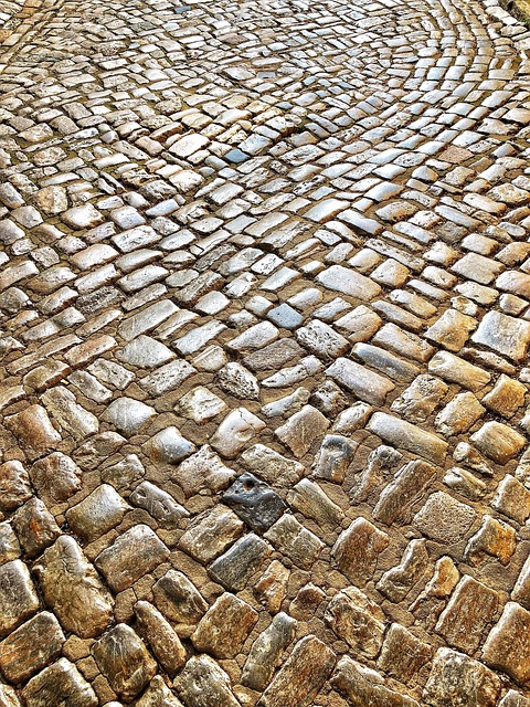 cobblestone-paving-640x480-65913992.jpeg