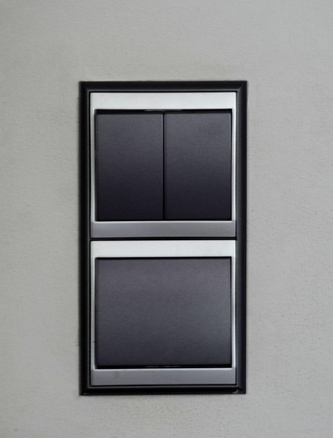 dual-flush-toilet-640x480-81461483.jpeg