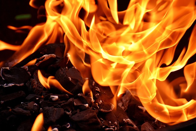 gas-fireplace-line-640x480-32400862.jpeg
