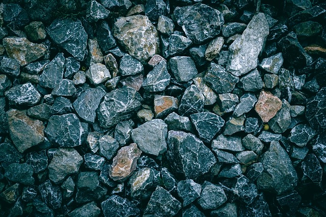 gravel-driveway-contractors-640x480-99800966.jpeg