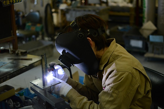 manufacturing-plumbing-640x480-51105838.jpeg
