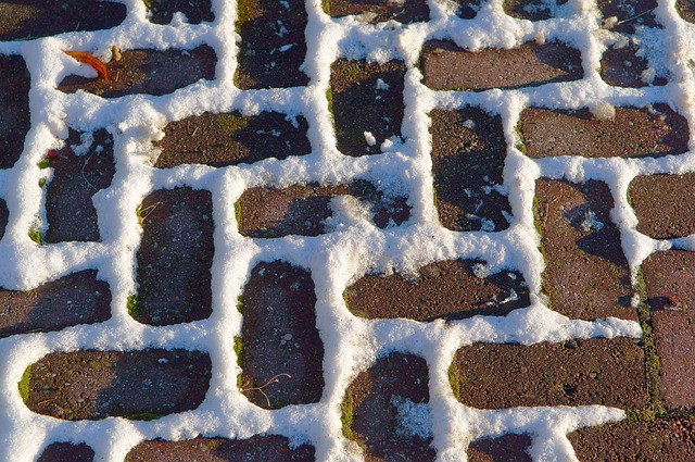 natural-stone-paving-640x480-3037463.jpeg
