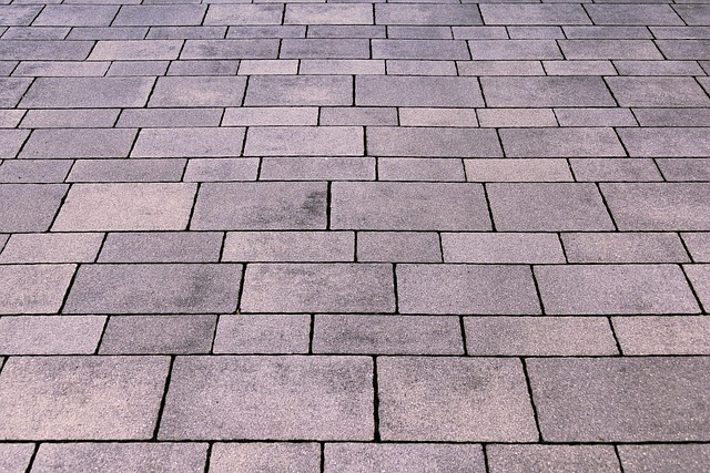 natural-stone-paving-640x480-77220839.jpeg