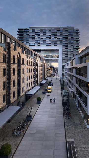 office-building-plumbing-640x480-46595803.jpeg