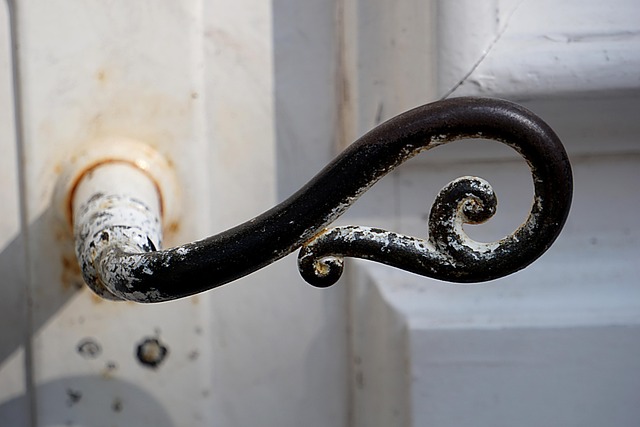 single-handle-faucet-640x480-30872190.jpeg