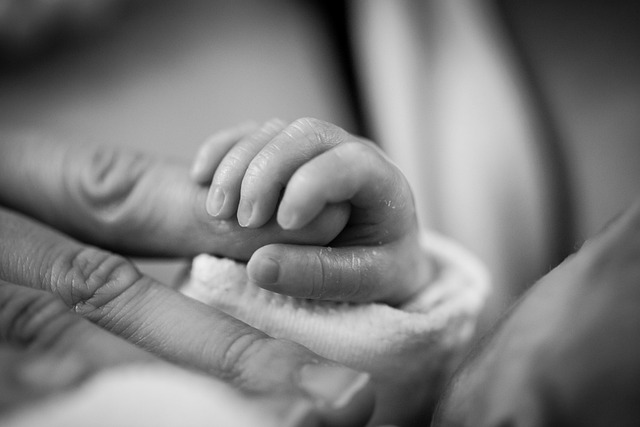 child-custody-attorney-640x480-92936363.jpeg