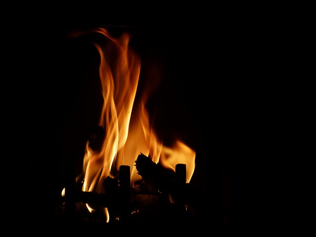 gas-fireplace-line-640x480-93520243.jpeg