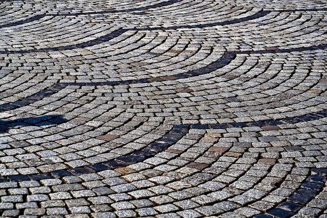 natural-stone-paving-640x480-13916077.jpeg
