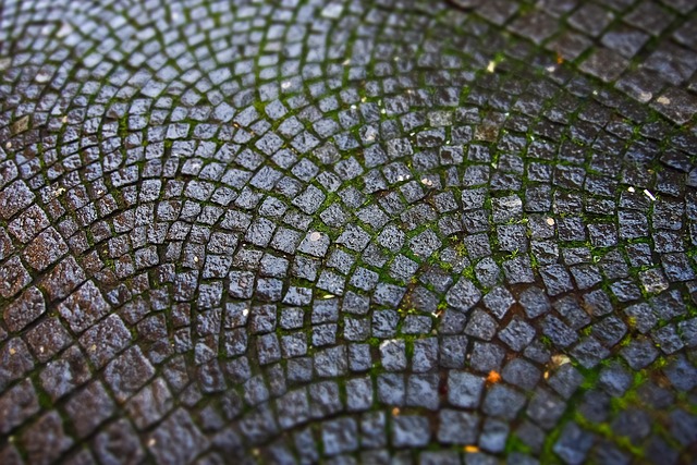 natural-stone-paving-640x480-36410745.jpeg