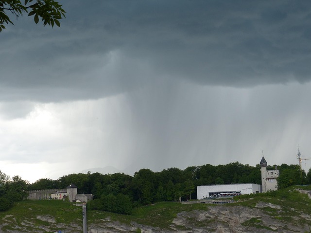 rain-shower-installation-640x480-26990063.jpeg