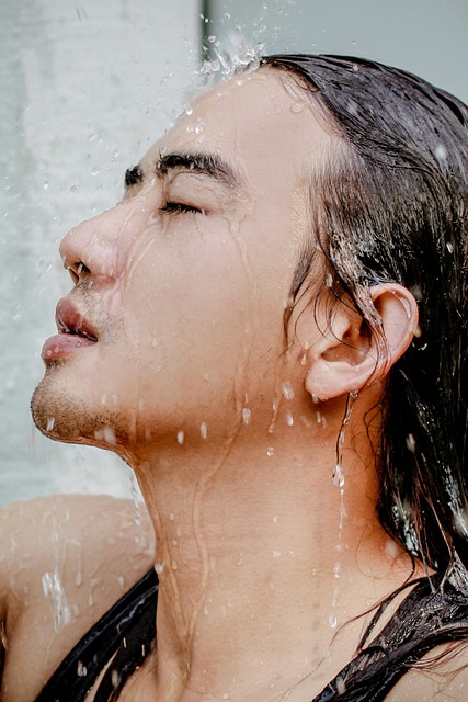 accessible-shower-640x480-38733565.jpeg