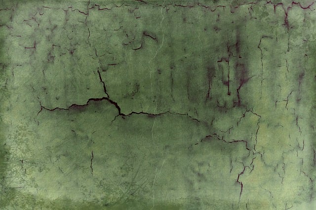 cracked-pipe-repair-640x480-52763714.jpeg