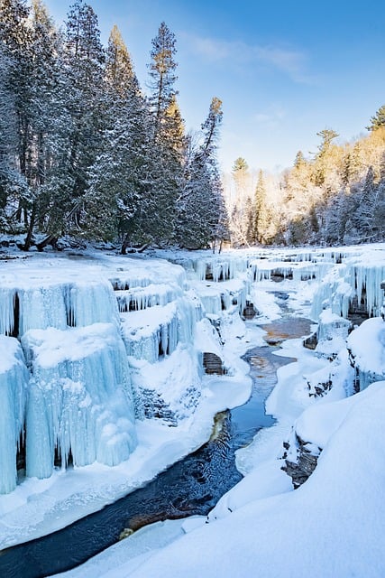 frozen-pipe-thawing-640x480-76395089.jpeg