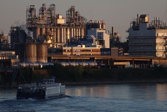 industrial-plumbing-640x480-14214219.jpeg