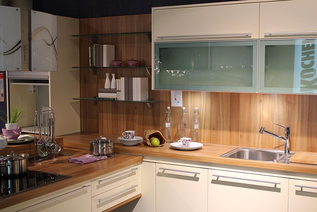 kitchen-drain-cleaning-640x480-68332402.jpeg