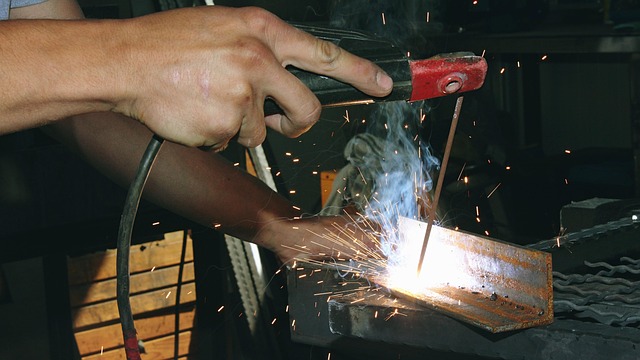 manufacturing-plumbing-640x480-55251269.jpeg