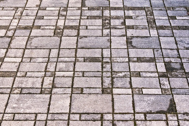 natural-stone-paving-640x480-16985108.jpeg