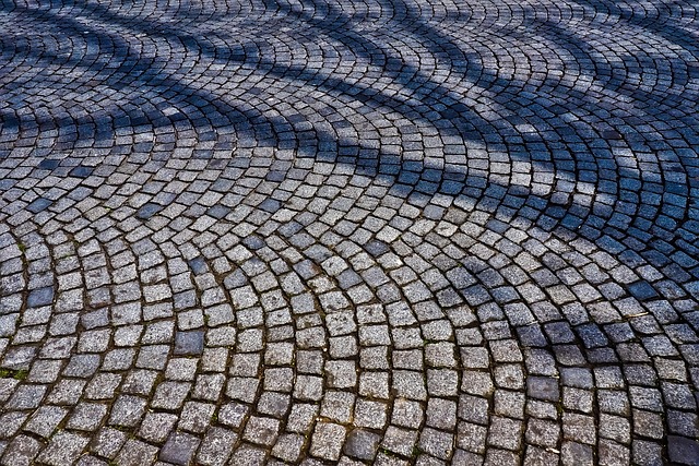 natural-stone-paving-640x480-34058664.jpeg
