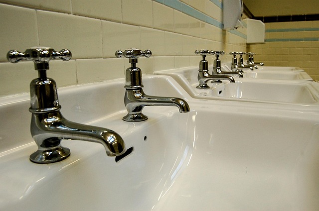bathroom-faucet-repair-640x480-87687104.jpeg