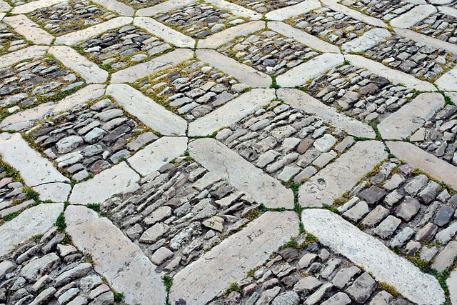 cobblestone-paving-640x480-82344548.jpeg
