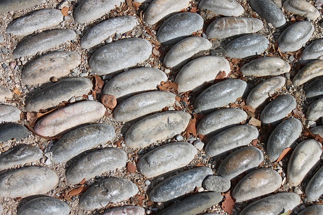 natural-stone-paving-640x480-6522090.jpeg