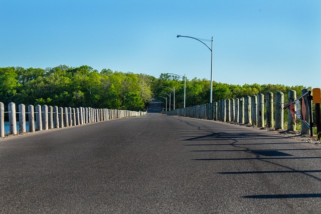 asphalt-resurfacing-640x480-4053631.jpeg