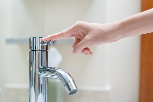 bathroom-faucet-repair-640x480-2503602.jpeg