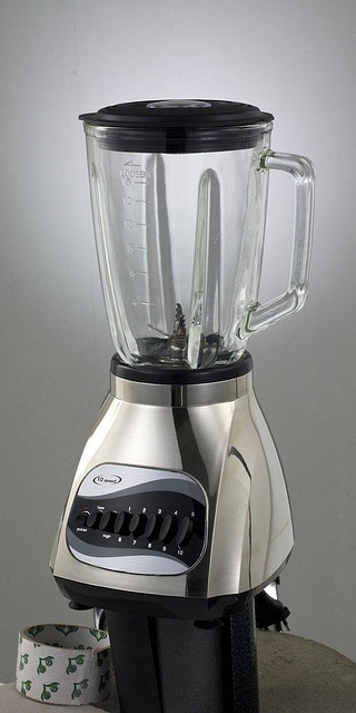countertop-water-filter-640x480-58081232.jpeg