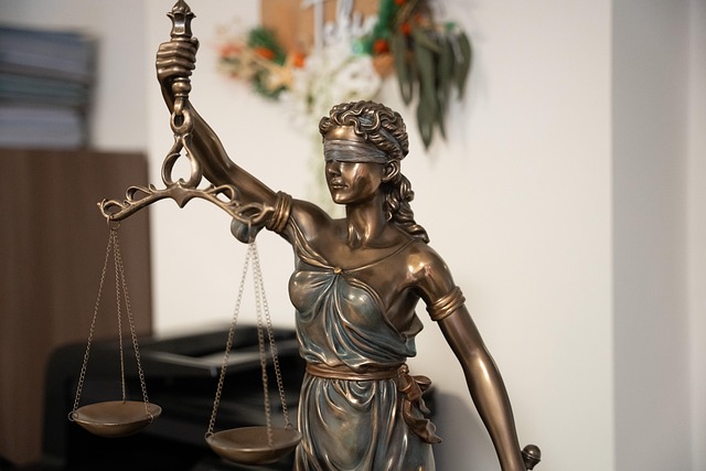 family-law-lawyer-640x480-1831256.jpeg