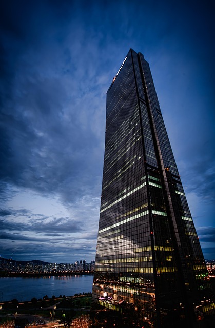 office-building-paving-640x480-56646515.jpeg