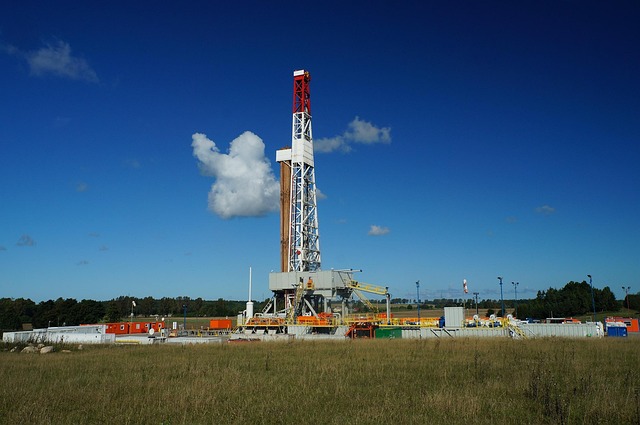 oil-and-chip-contractors-640x480-725976.jpeg