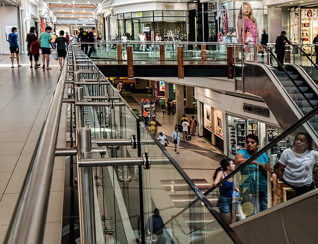 shopping-center-paving-640x480-12059945.jpeg