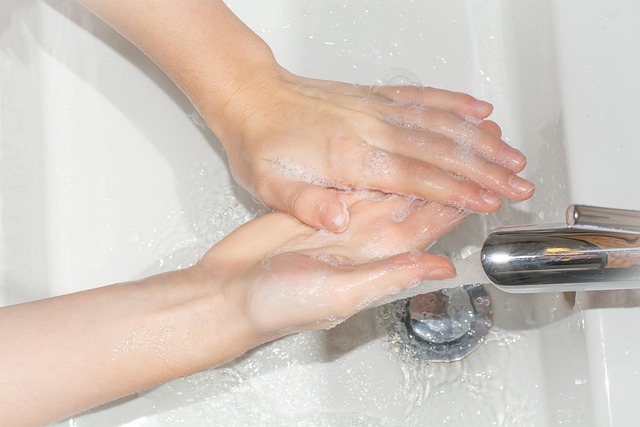 bathroom-drain-cleaning-640x480-67440648.jpeg