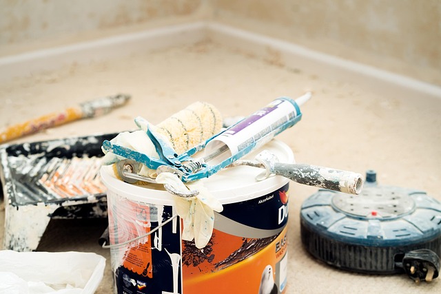 shower-caulking-640x480-11916502.jpeg
